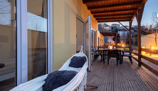 Sunny Resort 2-bedroom bungalow with sea view