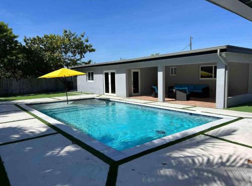 Sunny Resort Oasis with Heated Pool Ping Pong