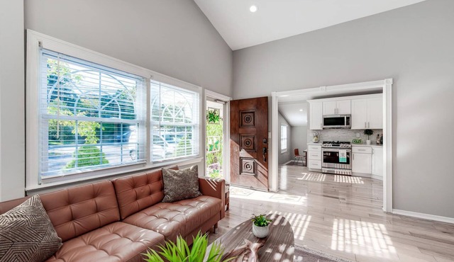 Sunny Retreat 4 BR Ranch w Spacious Backyard