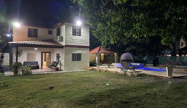 Sunny Retreat, Ultimate Getaway