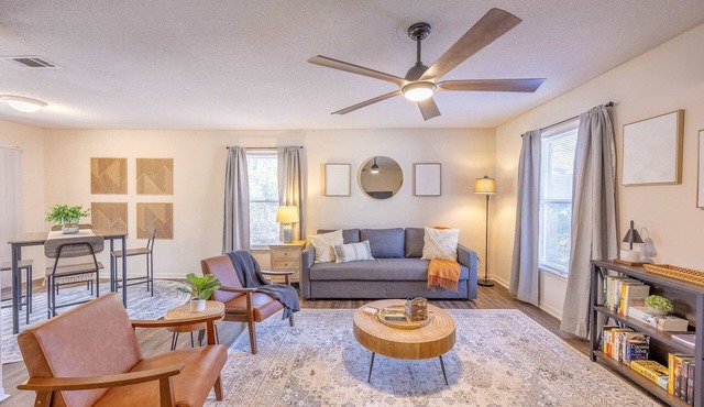 Sunny Sagebrush Stay - Suite