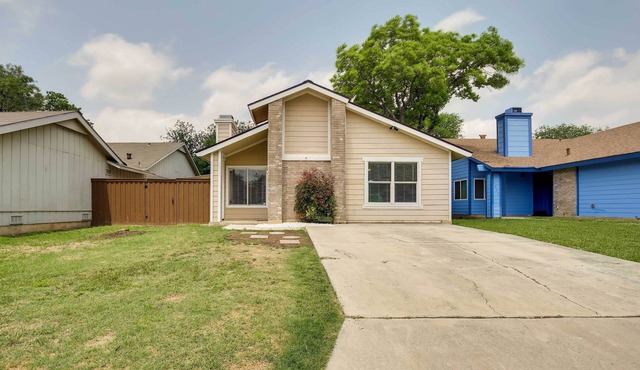 Sunny San Antonio Home w/Backyard + Patio!