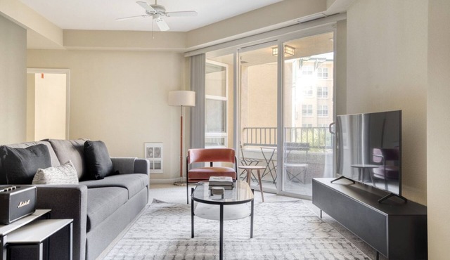 Sunny San Bruno 2BR w/Pool, W/D, Gym, walk to YouTube, by Blueground