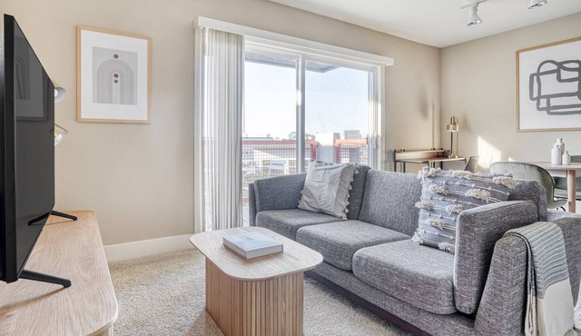 Sunny San Mateo 1BR w/ Pool, Gym & W/D, near WF & highways, by Blueground