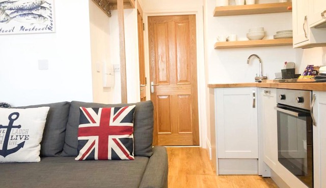 Sunny Sands, Three Beaches House