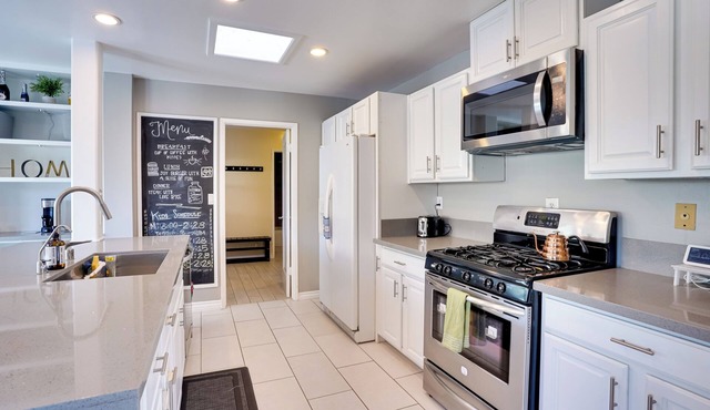 Sunny Santa Ana Rental Home Near Disneyland!