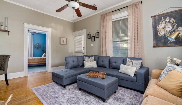 Sunny Side Cottage: Cozy Stay by Anderson U!