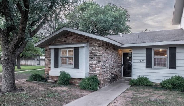 Sunny Side Town Home - 2BR/2BA - Seasonal Pool