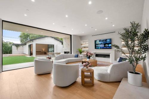 Sunny slope villa