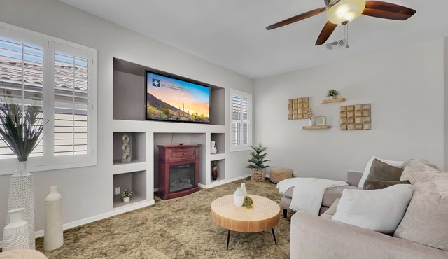 Sunny Solera Scene! 55+ Golf w/Abundant Amenities