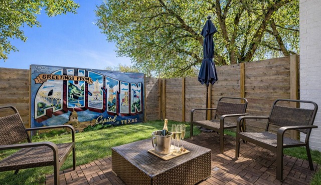 Sunny South Austin Retreat w/Private Patio & Free Parking Near Downtown