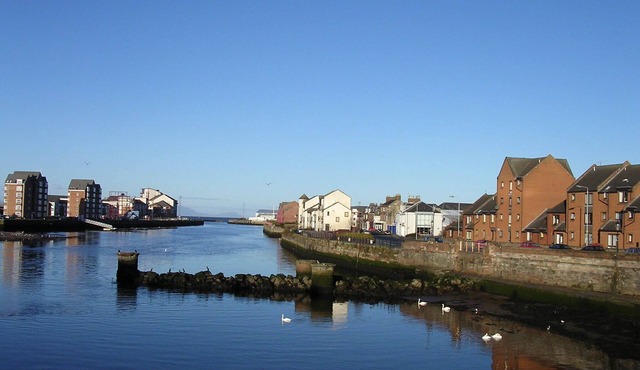 Sunny south facing Riverside home
