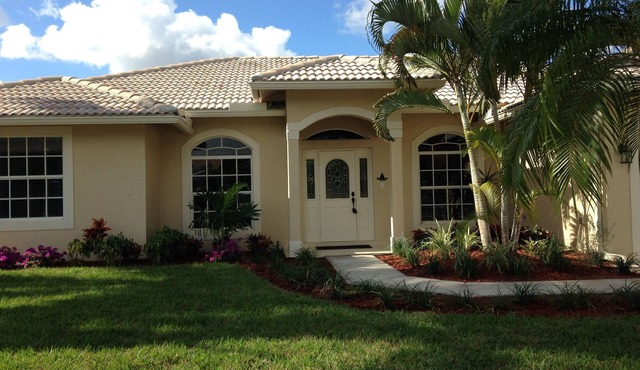 Sunny South Florida - Walk to WEF & Global Dressage - WiFi included