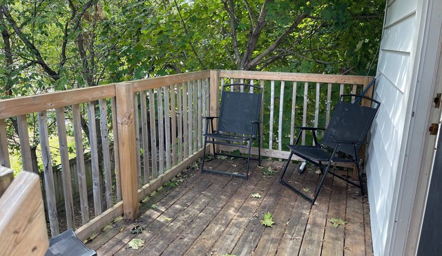 Sunny & Spacious 3 Bedroom Apartment