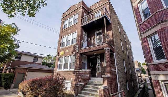 Sunny & Spacious Bucktown 3Bd/2Ba w/Laundry