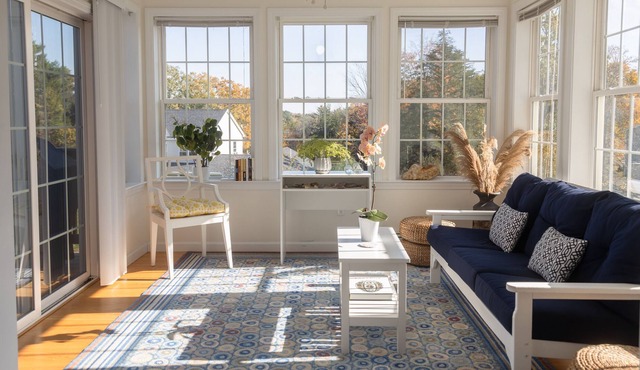 Sunny Spot Minutes From Portland