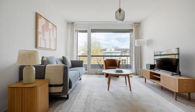 Sunny St. Johann 3 Room w/Storage, nr local market, by Blueground