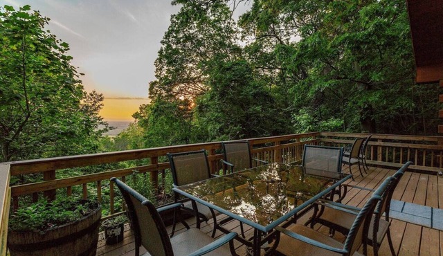 Sunny Streams Cabin - Sunset Views w/a Hot Tub!