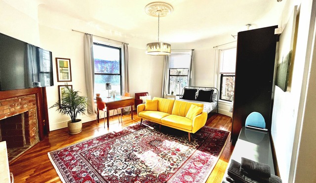 Sunny studio in great area