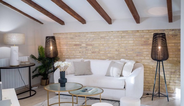 Sunny studio Loft, 2 to 4 pax Terrace Old City