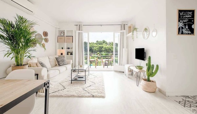 Sunny & Stylish Apartment w/A/C | Lua by Palmera