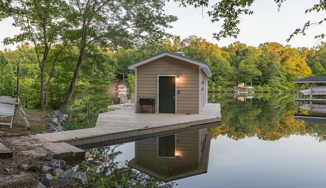 Sunny Sylvan Hideaway | Private & Peaceful | Fantastic Views