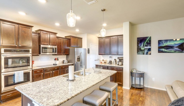 Sunny Temple Home w/ Yard ~ 9 Mi to College!