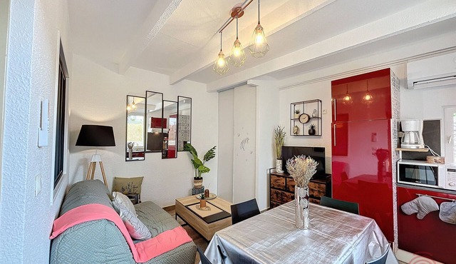 Sunny Terrace Apartment - 100m from Town Center and Thermal Baths, Pet-Friendly, A/C, WiFi