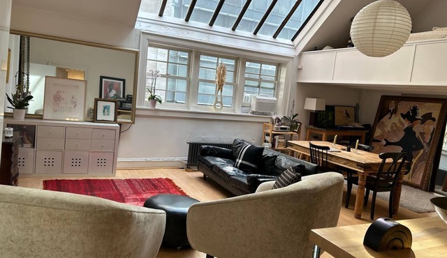 Sunny top-floor 1-bedroom Atelier in enchanting Greenwich Village