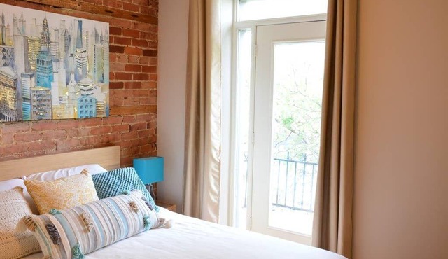Sunny Top Floor - Terrace - 4 bedrooms + 3 bathrooms - WiFi + possible parking!