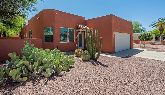 Sunny Tucson 3 Bedroom Home