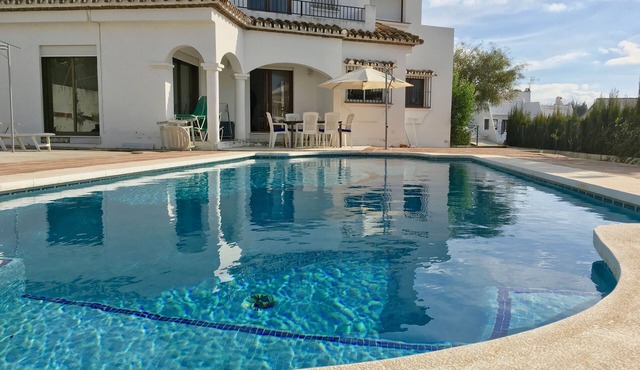 Sunny villa with pool, 3 bed 3 bath, sea views