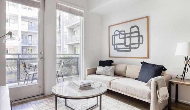 Sunny Woodland Hills 1BR w/Pool & Gym, near Warner Center, by Blueground