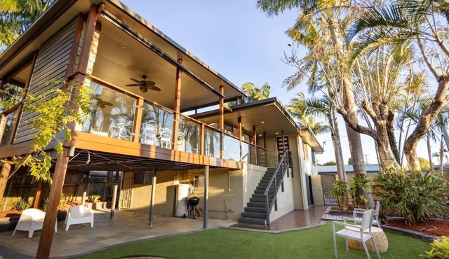 Sunnybank Family 4BR Home | Walk to Plaza & Dining