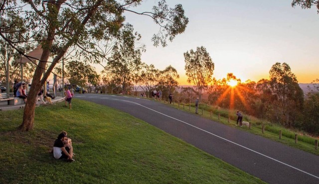 Sunnybank Hills Spacious 5BR Home for Families