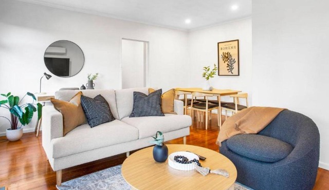 Sunnybank House with EV Charger