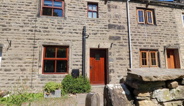 SUNNYBROOK COTTAGE, pet friendly in Bentham, Yorkshire