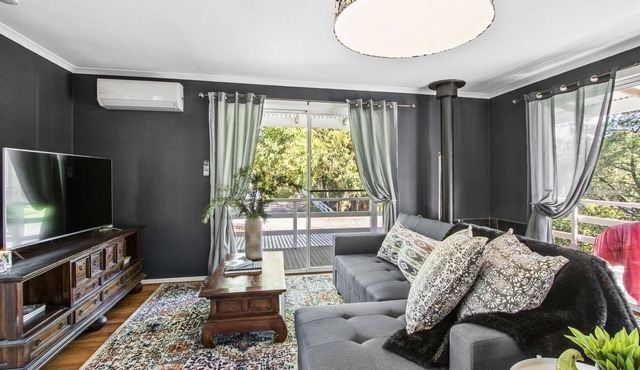 SUNNYDELL - the ultimate romantic getaway --SPECIALS ON NOW !