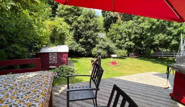 SunnyHaven Retreat: 3BR Spring Escape | 5-Car Parking | Steps to Southlake