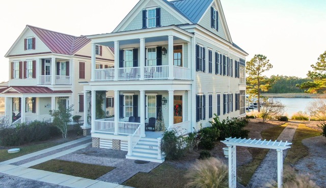 Sunnyside 6 - Beautiful Harborside retreat!
