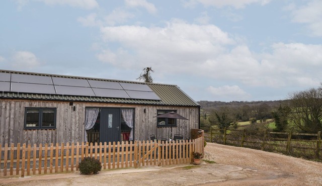 SUNNYSIDE AT COOMB BANK FARM, pet friendly in Raymond's Hill