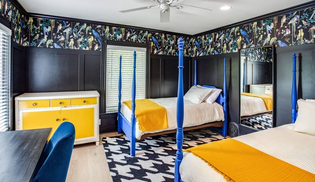 Sunnyside Cottage (3-Bedroom Home) - Pets Allowed by RedAwning