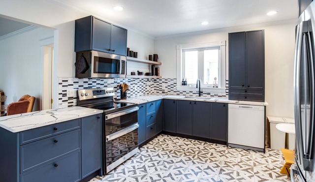 Sunnyside Cottage 3 Bedroom Home by RedAwning