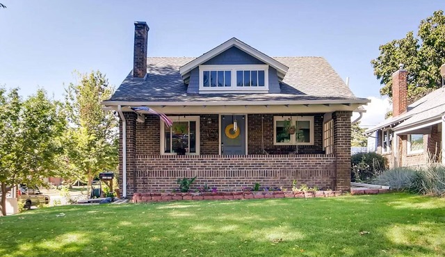 Sunnyside/Highlands - Walkable to Everything!