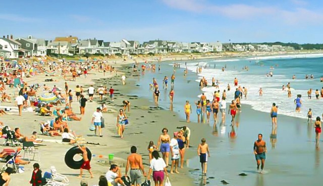 Sunnyside - Home with Ocean view 100 yards to Moody Beach