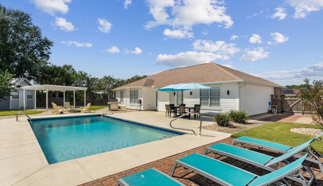 SunnySide House with Pool and Golf Cart