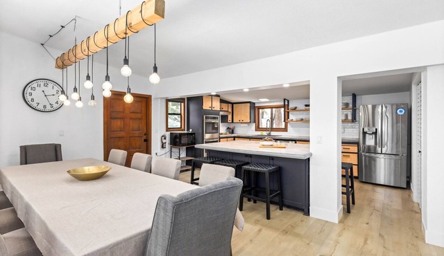 Sunnyside Retreat By Tahoe Getaways - Pet-Friendly 4 BR in Tahoe City w/Bonus Room!