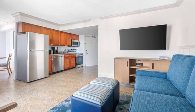 Sunrise 1BR Suite w/Kitchen l Near Daytona Lagoon & Atlantic Ocean Walks