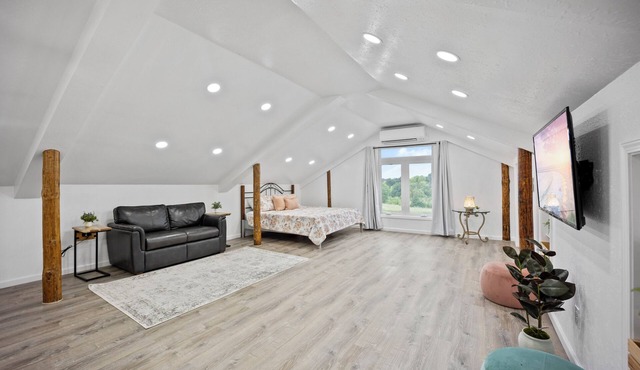 Sunrise Acres - Barndo Loft Studio