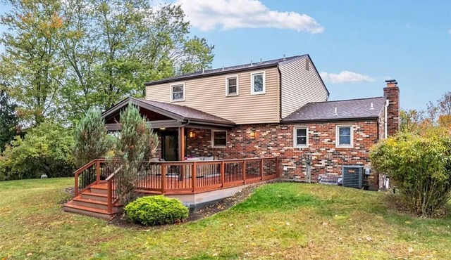 Sunrise AND Sunset Views - Serene, Cozy & Private House w/Open Floor Plan